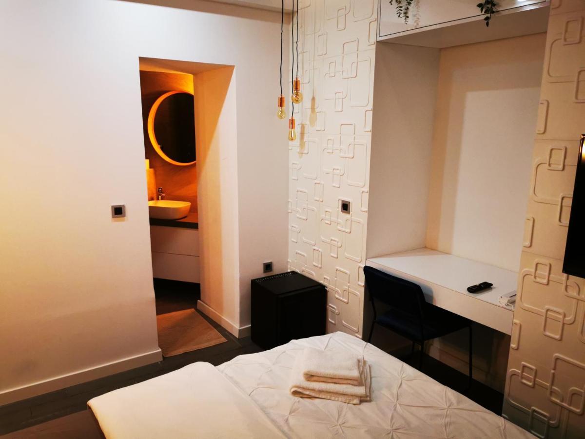 Apartment And Rooms Marinac 자그레브 외부 사진